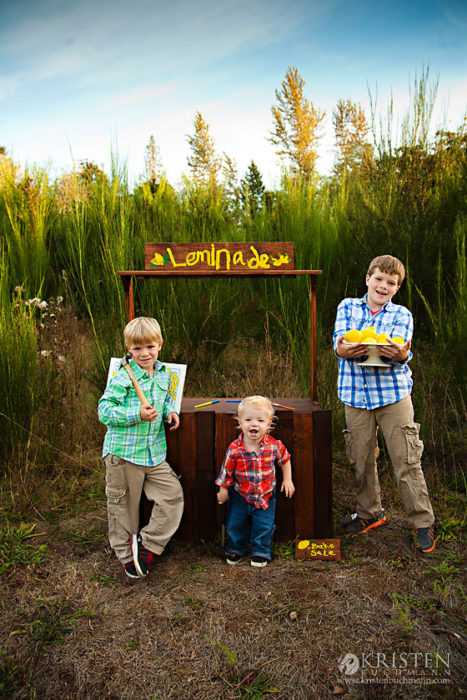 Last Lemonade Stand Portrait Adventure Photo Shoot Child and Family Portraits Children and Family Pictures Photographer Kristen Buchmann Photography Seattle Bellevue Kirkland Renton Kent Issaquah Maple Valley Covington (26)